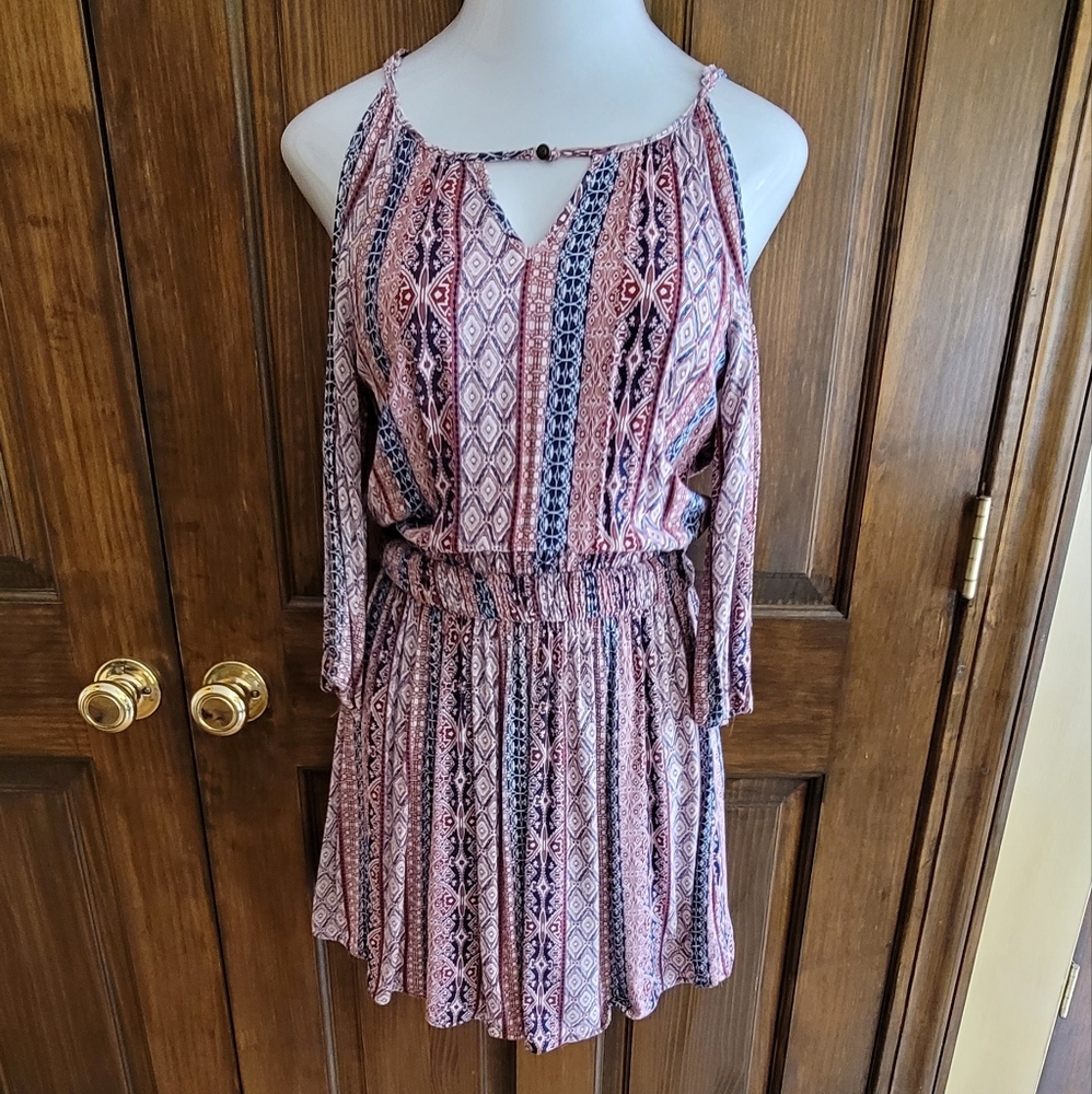 Paper Crane Dress Sz S Cream Burgundy Navy P2P 18 W 23 L 17